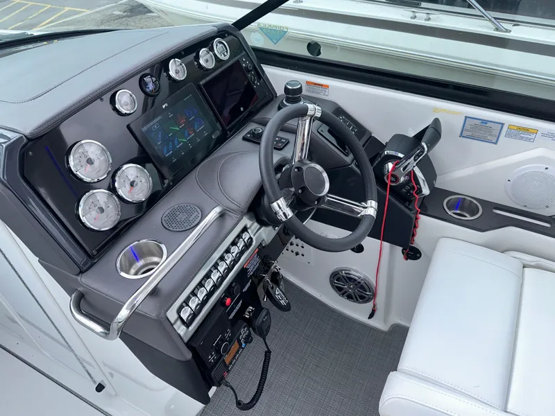 Slide: The Image of Formula 310 Bowrider I/O 2022 - 23