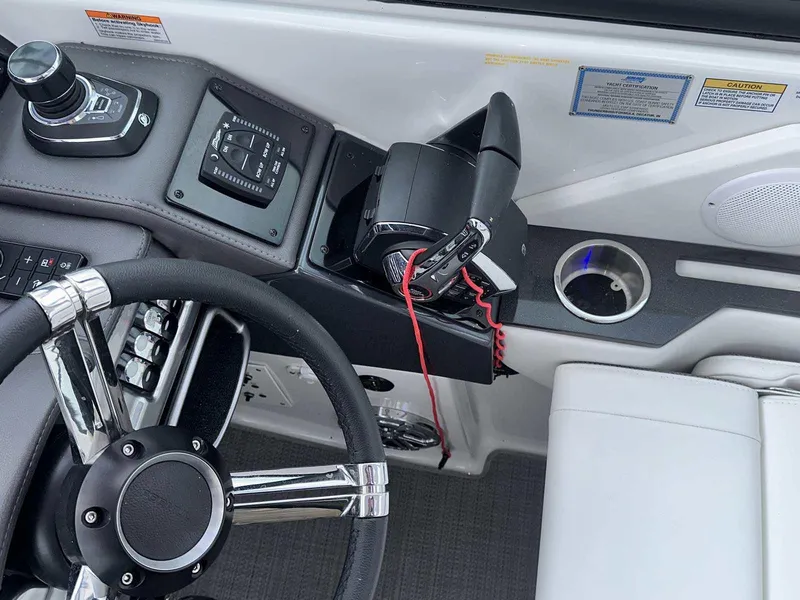 Slide: The Image of Formula 310 Bowrider I/O 2022 - 26