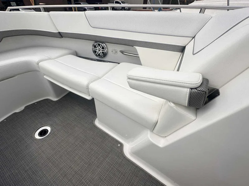 Slide: The Image of Formula 310 Bowrider I/O 2022 - 37