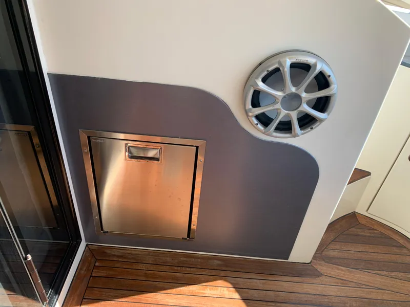 Slide: The Image of Marquis 420 Sport Coupe 2009 - 10