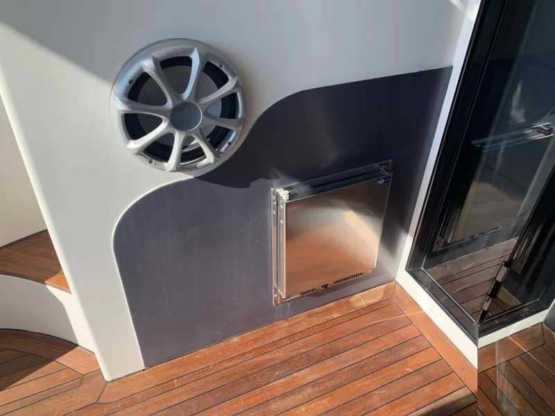 Slide: The Image of Marquis 420 Sport Coupe 2009 - 11