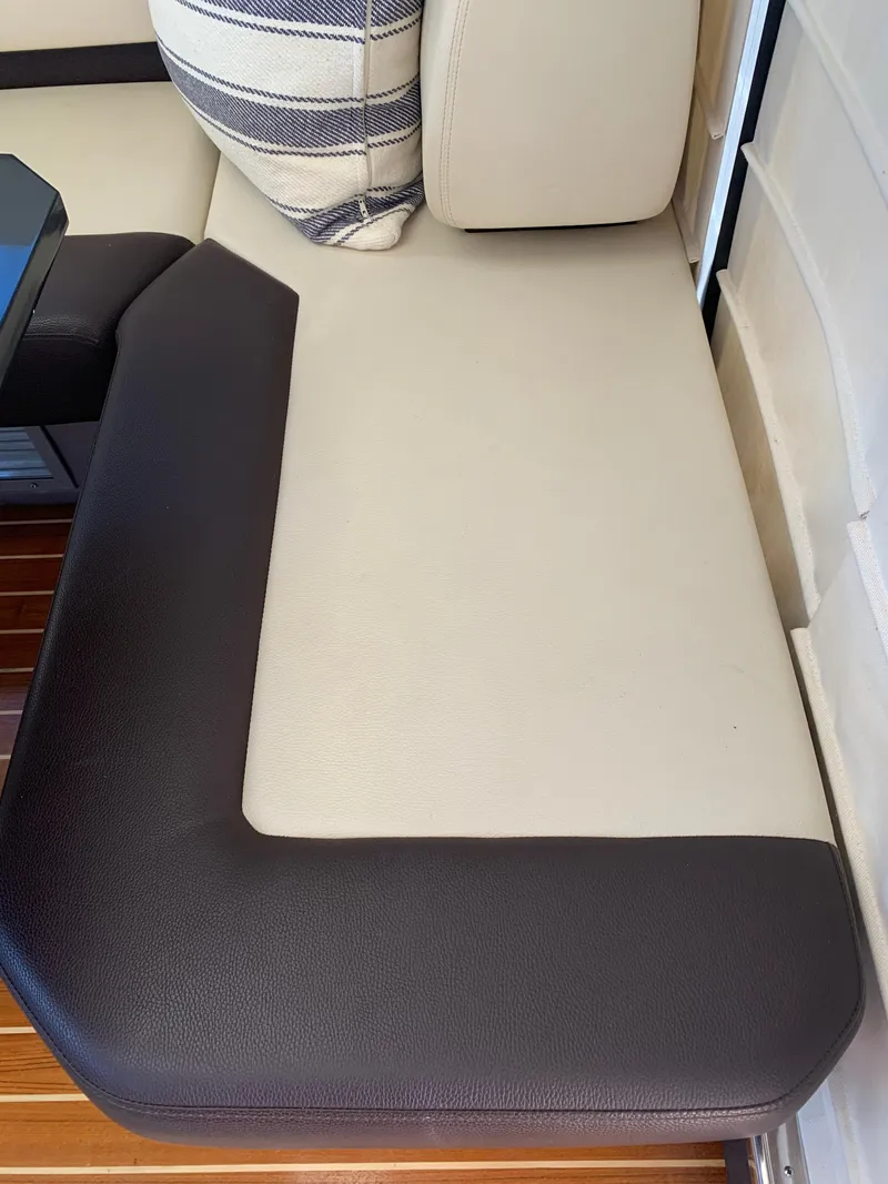 Slide: The Image of Marquis 420 Sport Coupe 2009 - 15