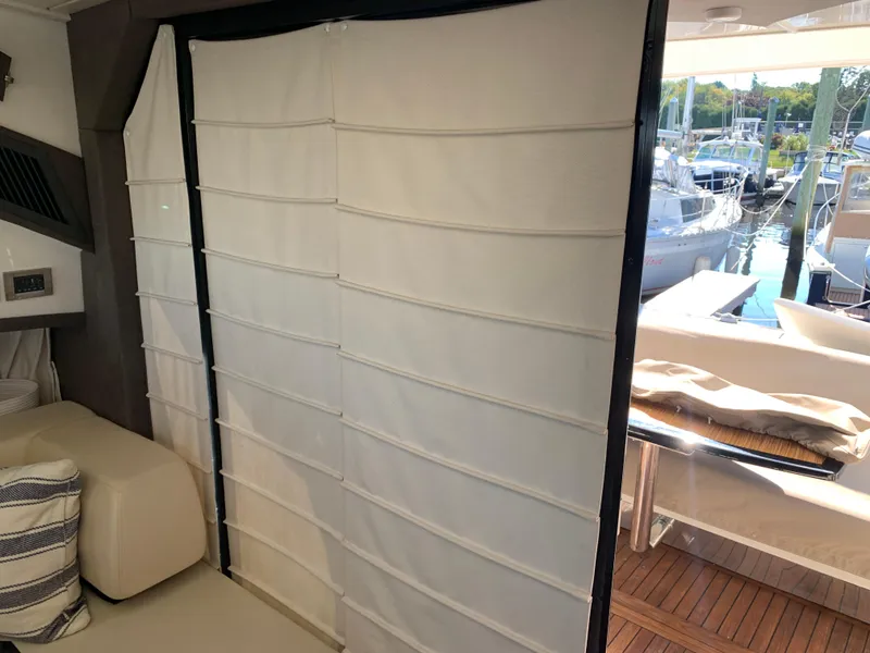 Slide: The Image of Marquis 420 Sport Coupe 2009 - 19