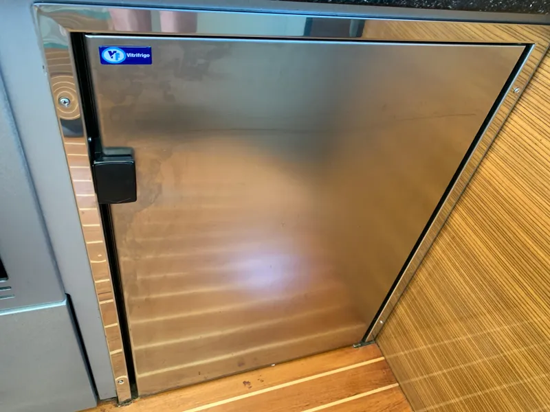 Slide: The Image of Marquis 420 Sport Coupe 2009 - 26