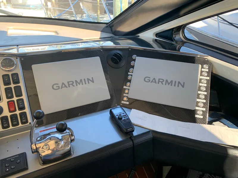 Slide: The Image of Marquis 420 Sport Coupe 2009 - 29