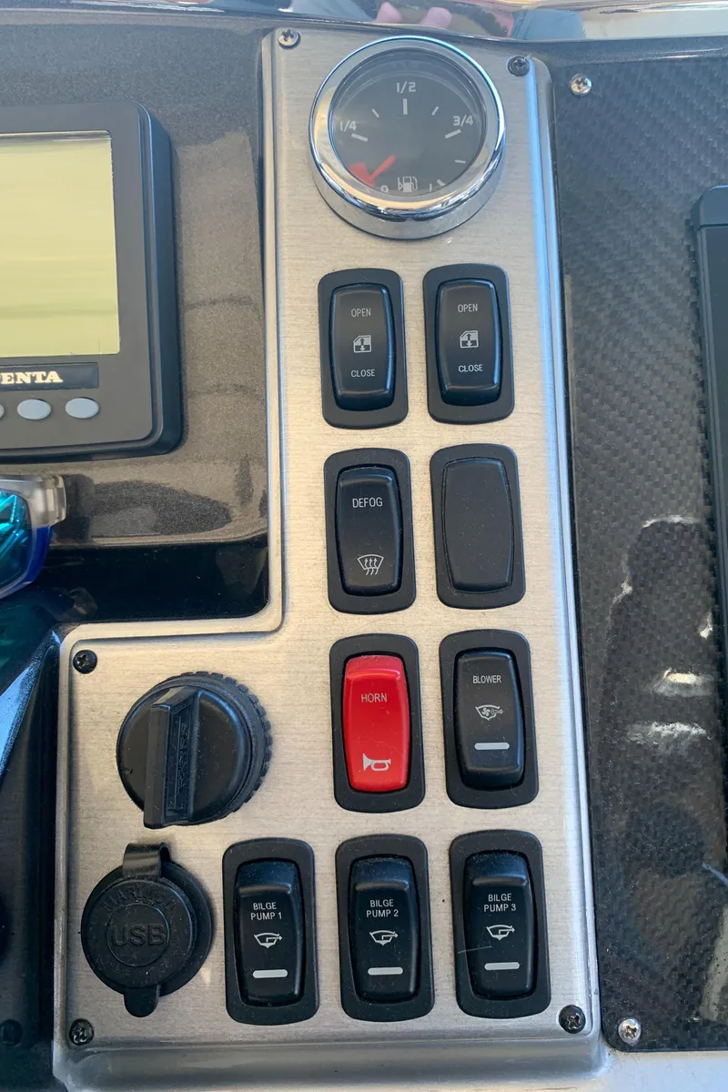 Slide: The Image of Marquis 420 Sport Coupe 2009 - 40