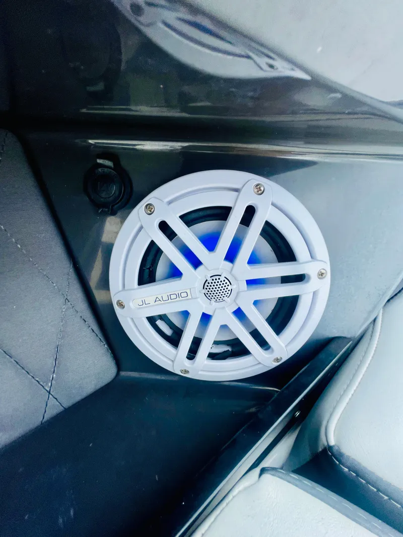 Slide: The Image of Monterey 328 SS 2020 - 53