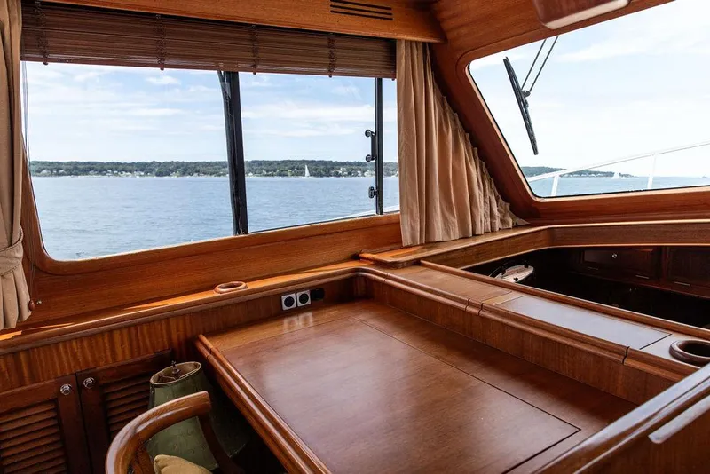 Slide: The Image of Interior of 2007 Vicem 54 Classic Flybridge yacht. - 42