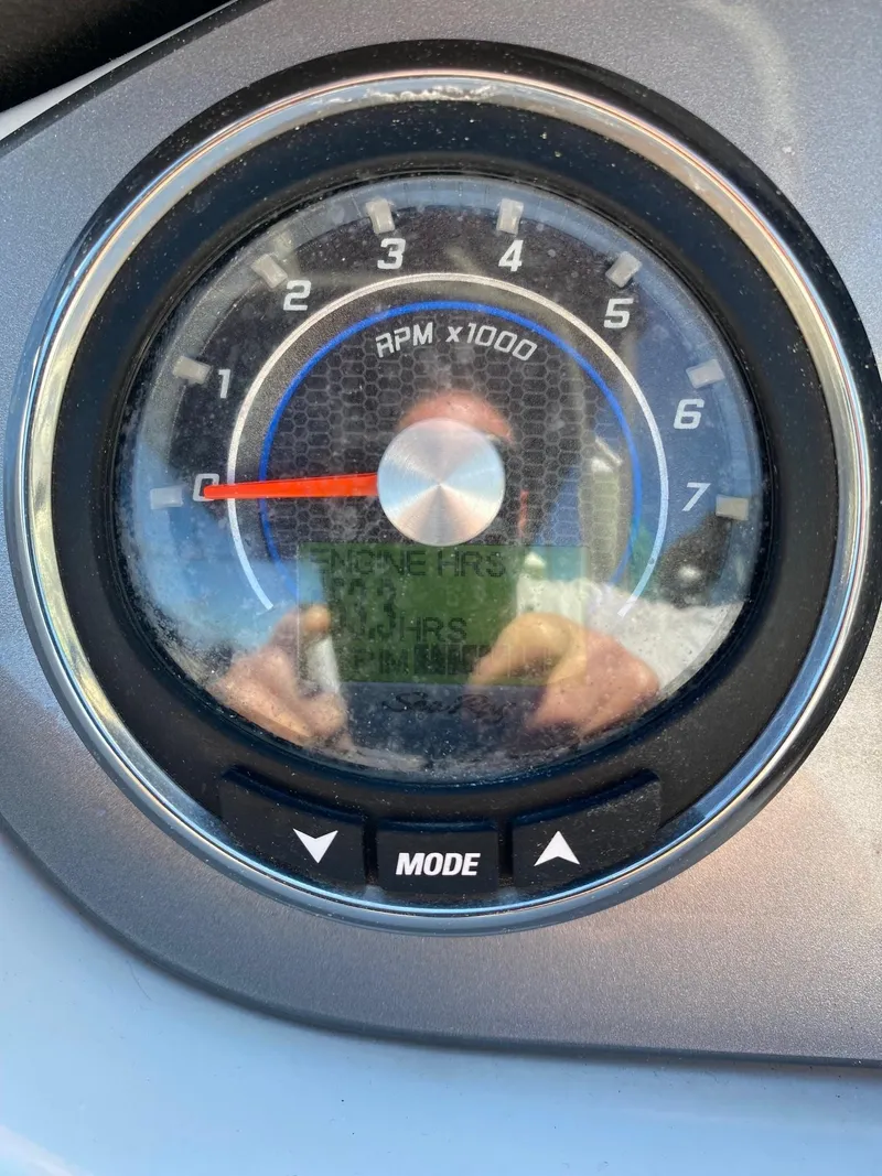 Slide: The Image of Sea Ray SDX 290 Outboard 2017 - 15