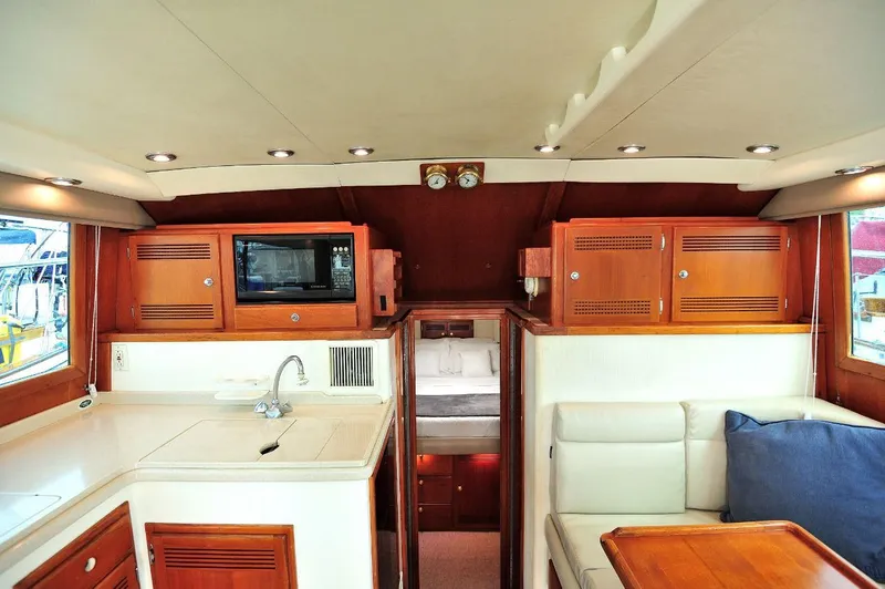 Slide: The Image of Cabo 35 Flybridge 1998 - 18