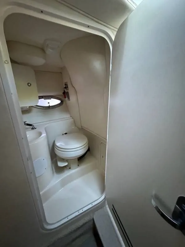 Slide: The Image of Sea Ray 290 Sun Sport 2004 - 6