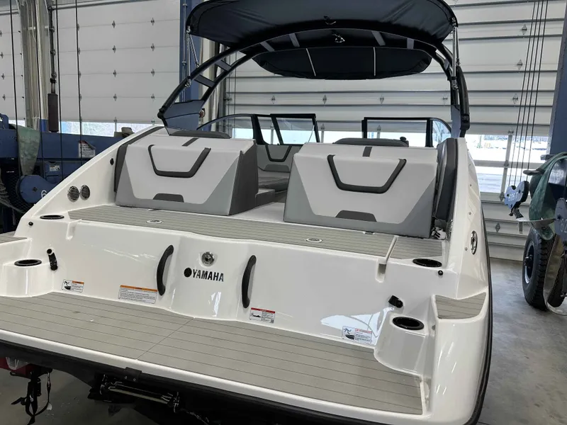 Slide: The Image of Yamaha AR220 2025 - 3