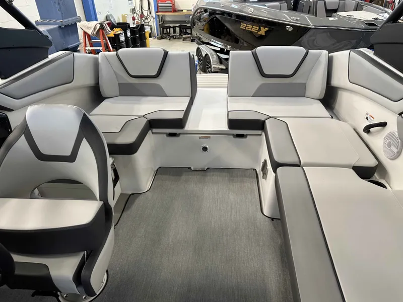 Slide: The Image of Yamaha AR220 2025 - 8