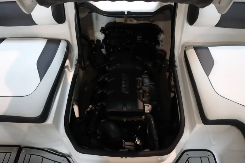 Slide: The Image of Yamaha 195S 2025 - 15