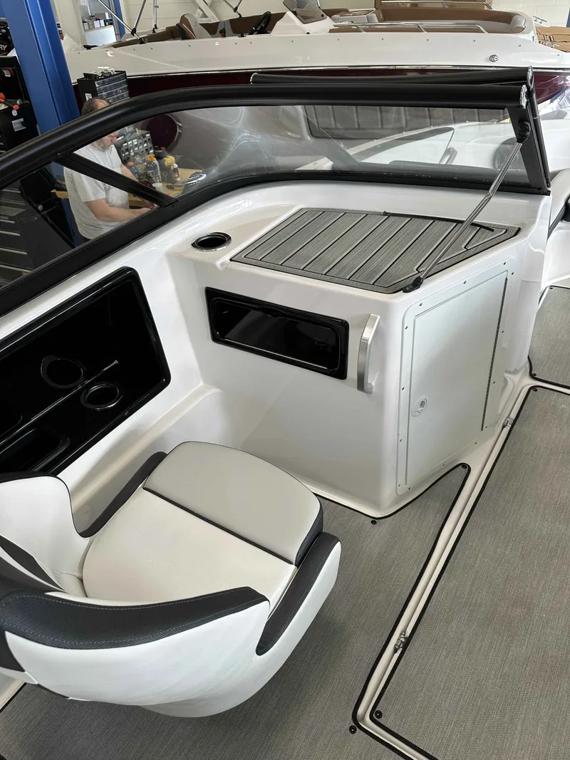 Slide: The Image of Yamaha SX195 2025 - 8