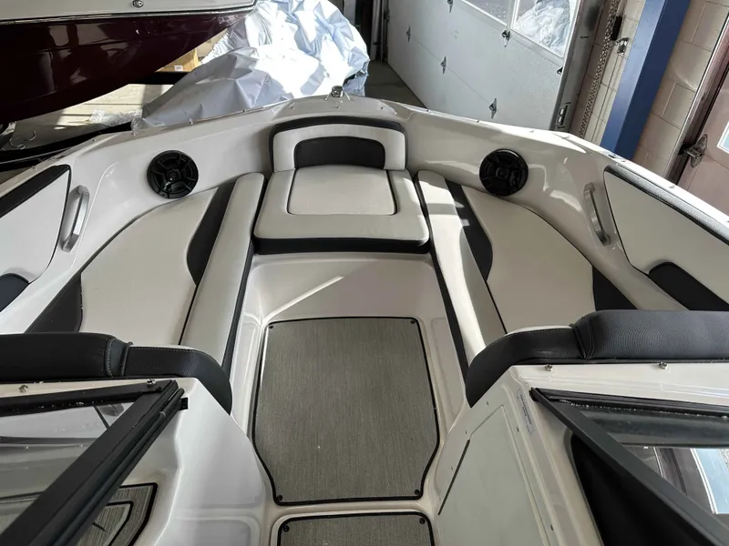 Slide: The Image of Yamaha SX195 2025 - 9