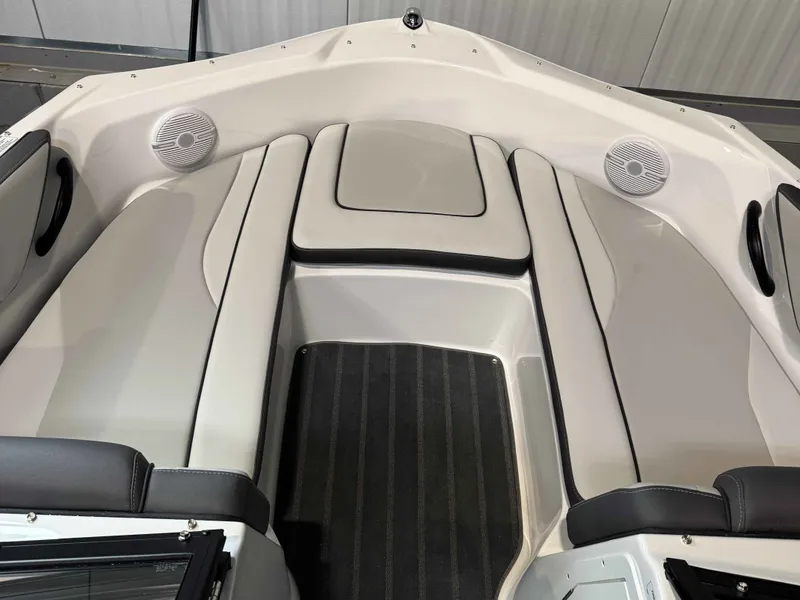 Slide: The Image of Yamaha AR190 2025 - 10