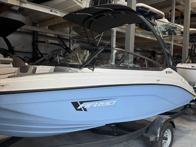 Slide: The Image of Yamaha AR190 2025 - 2