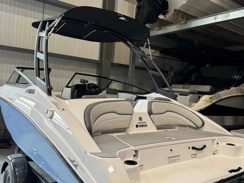 Slide: The Image of Yamaha AR190 2025 - 4