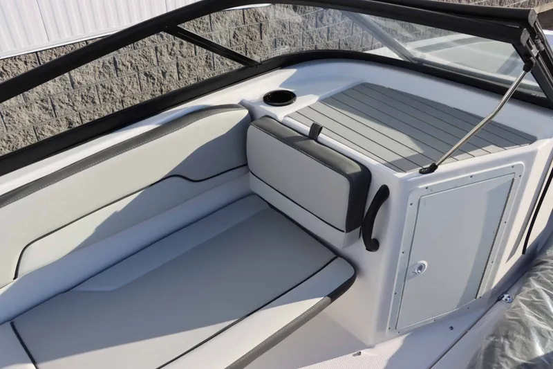 Slide: The Image of Yamaha AR190 2025 - 14