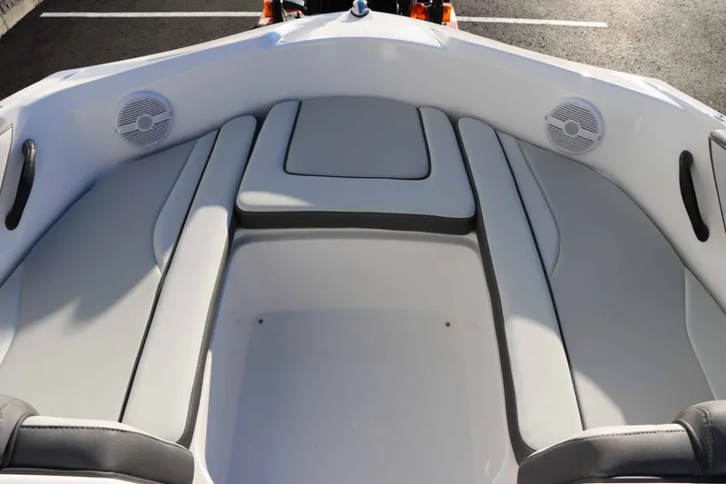 Slide: The Image of Yamaha AR190 2025 - 16