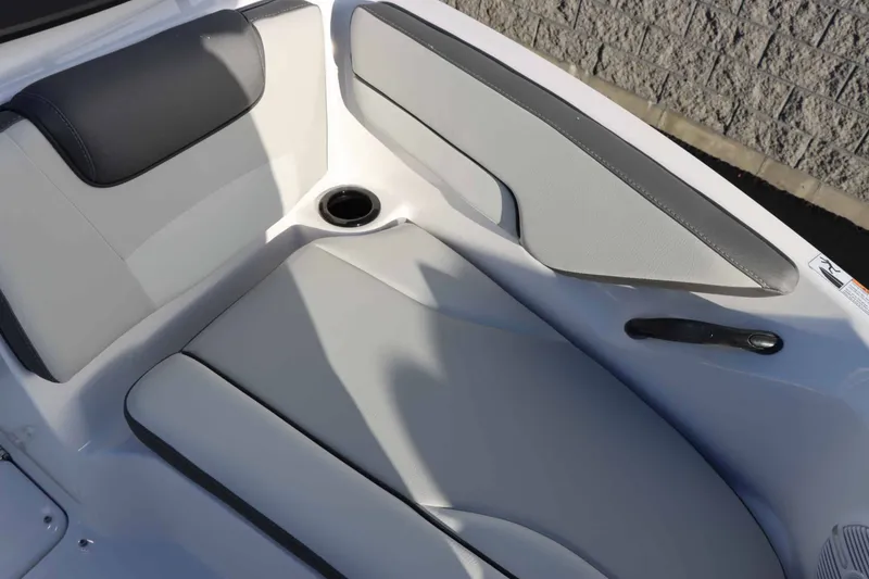 Slide: The Image of Yamaha AR190 2025 - 18