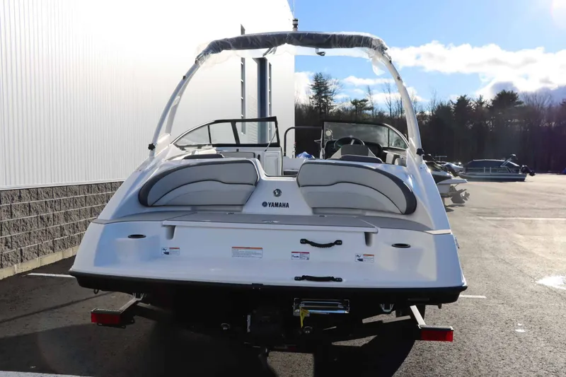 Slide: The Image of Yamaha AR190 2025 - 3