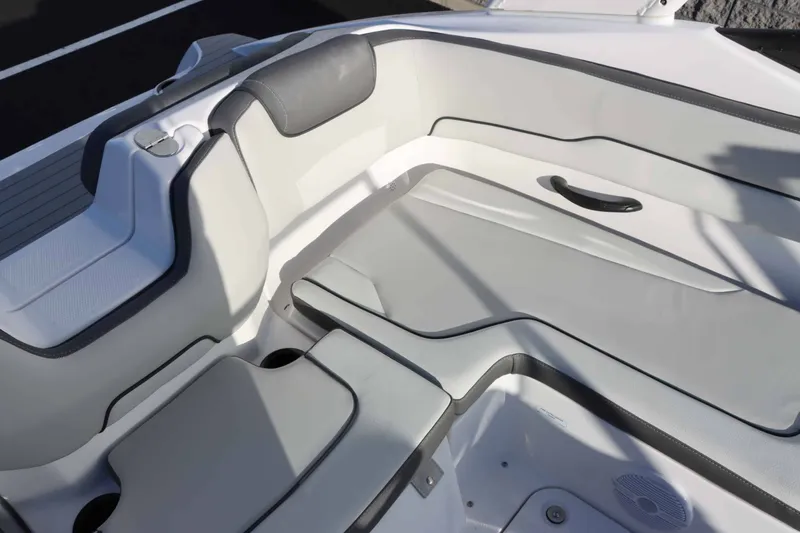 Slide: The Image of Yamaha AR190 2025 - 9