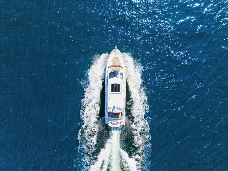 Slide: The Image of Sea Ray L590 2017 - 76