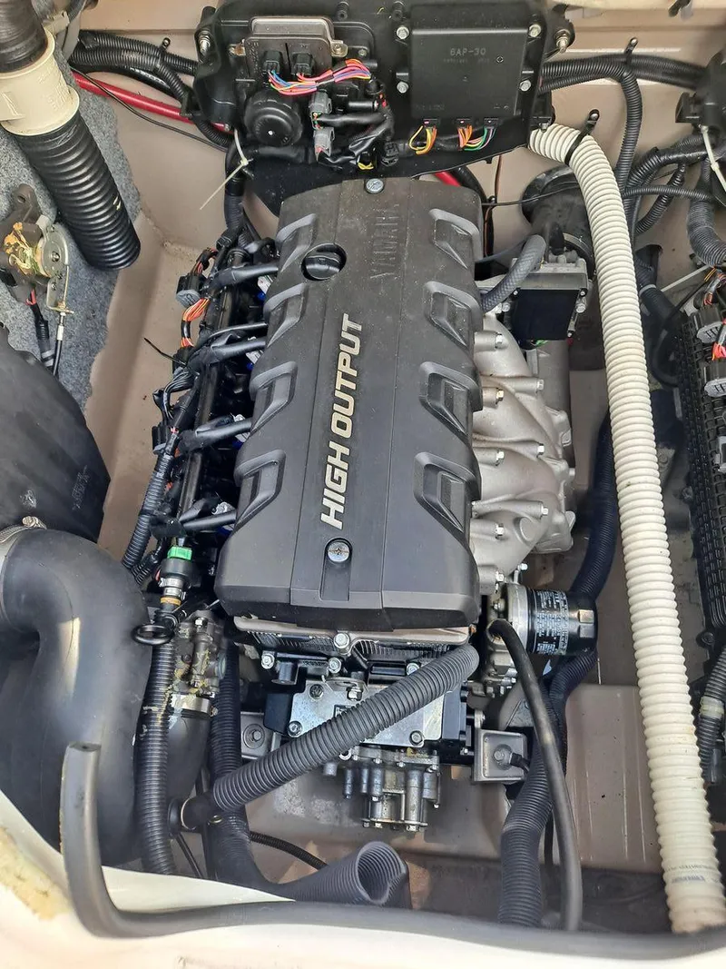 Slide: The Image of 2013 Yamaha Boats 242 Limited S engine, high output, detailed view. - 30