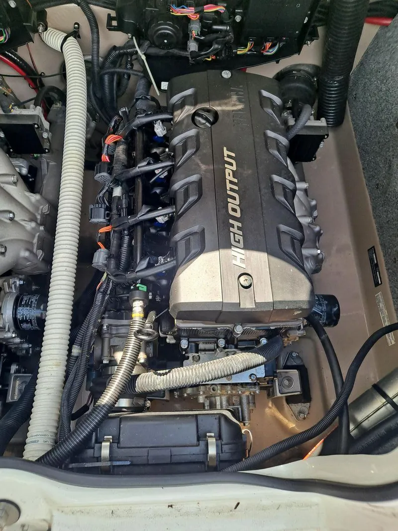 Slide: The Image of 2013 Yamaha Boats 242 Limited S engine, high output, detailed view. - 31