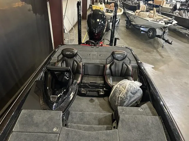 Slide: The Image of Skeeter ZXR 21 W/Yamaha 250HP "SHO" 2025 - 11