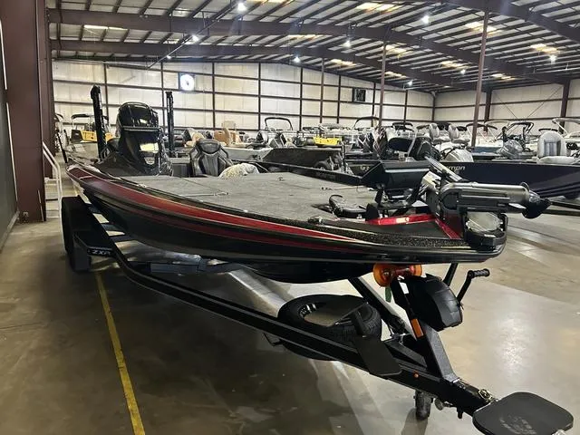 Slide: The Image of Skeeter ZXR 21 W/Yamaha 250HP "SHO" 2025 - 3