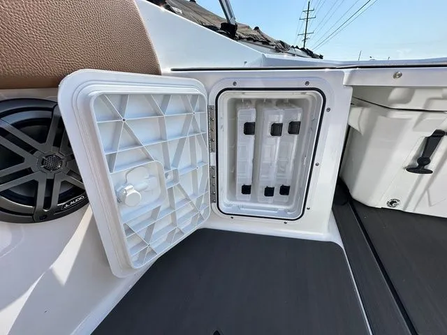 Slide: The Image of Scarab 235 Open LX Wake 2025 - 24