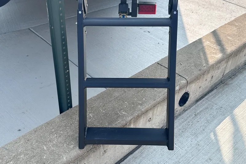 Slide: The Image of Starcraft RX 25 DL DC 2025 model ladder on concrete surface. - 26