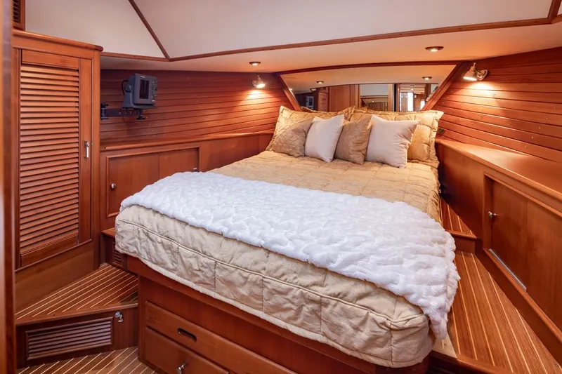 Slide: The Image of Master Stateroom - 28