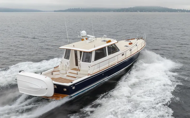 Slide: The Image of Starboard Stern Running Profile - 53
