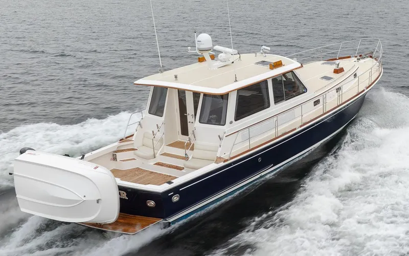 Slide: The Image of Starboard Stern Running Profile - 54