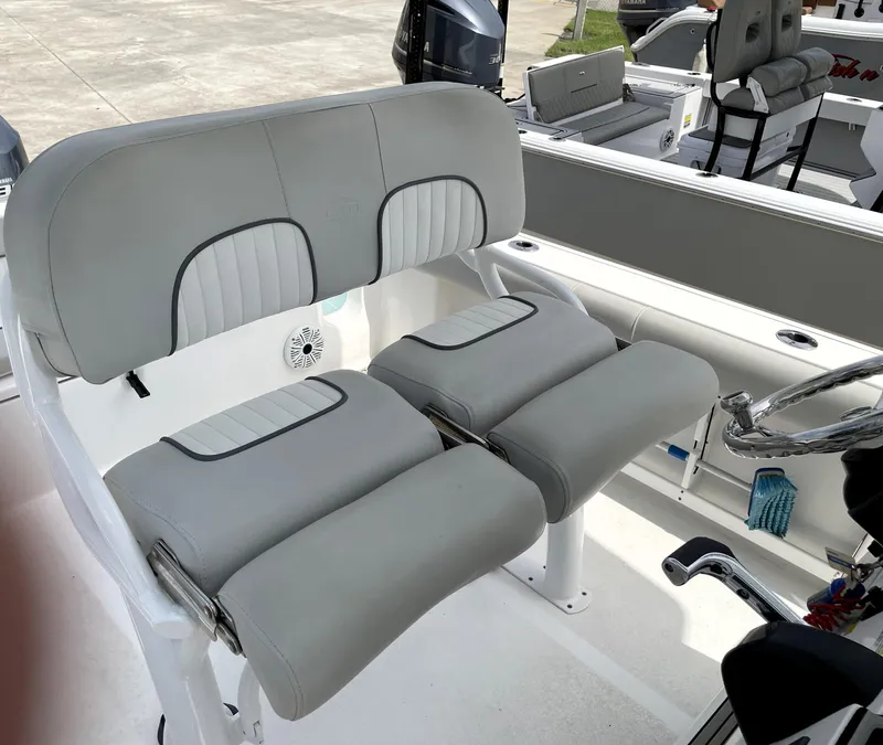 Slide: The Image of Sea Fox 248 Commander 2021 - 28