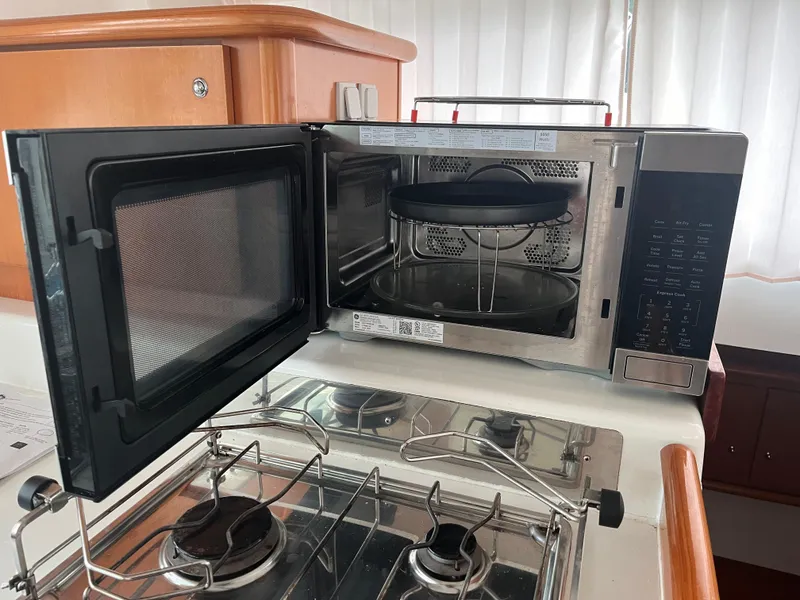 Slide: The Image of Microwave and stove in Lagoon 420 yacht kitchen, 2007 model. - 17