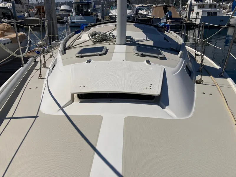 Slide: The Image of Catalina 30 1985 - 24