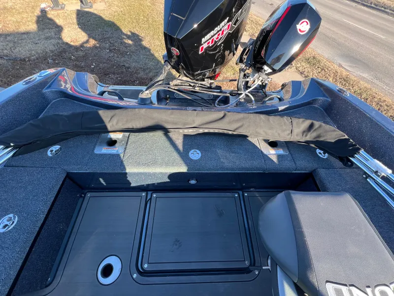 Slide: The Image of 2025 Lund 189 Pro-V GL boat with Mercury outboard motor, rear deck view. - 16