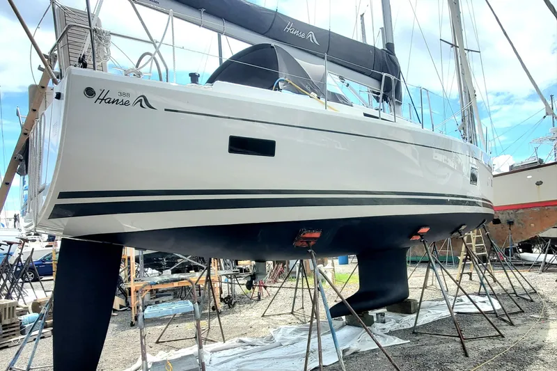 Slide: The Image of Starboard Hull Profile - 2