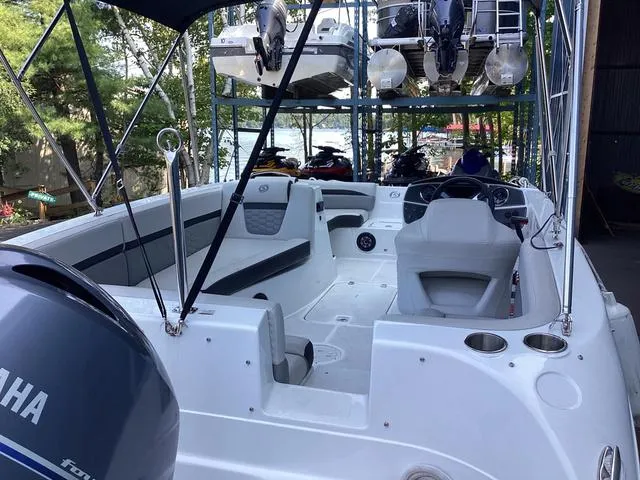 Slide: The Image of Hurricane SS192RL 2023 - 10