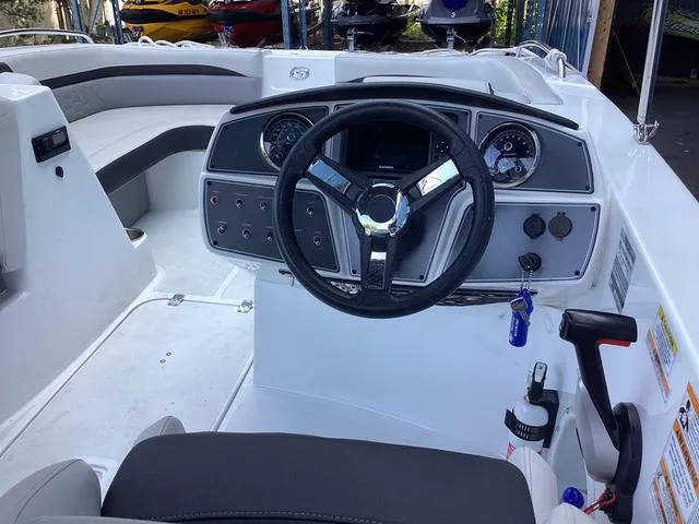 Slide: The Image of Hurricane SS192RL 2023 - 8