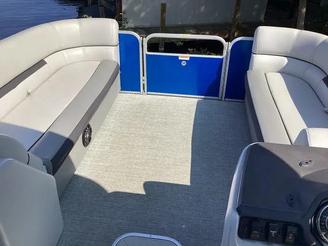 Slide: The Image of Godfrey SWEETWATER 2286 SB 2023 - 8