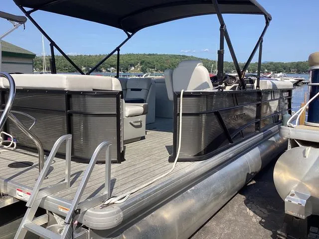 Slide: The Image of Godfrey Sweetwater 2486 C 2023 - 3