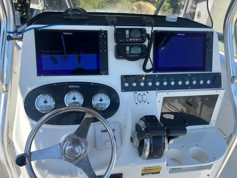 Slide: The Image of Triton 2895 CC 2003 - 18