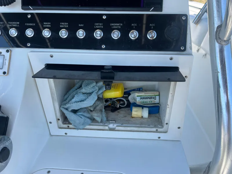 Slide: The Image of Triton 2895 CC 2003 - 20