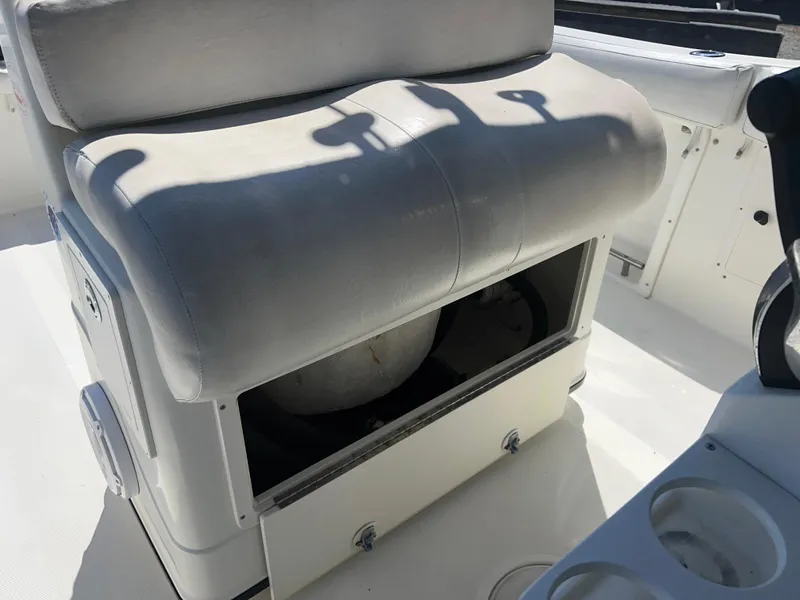 Slide: The Image of Triton 2895 CC 2003 - 40